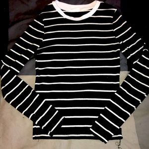 Cropped long sleeve ribbed shirt